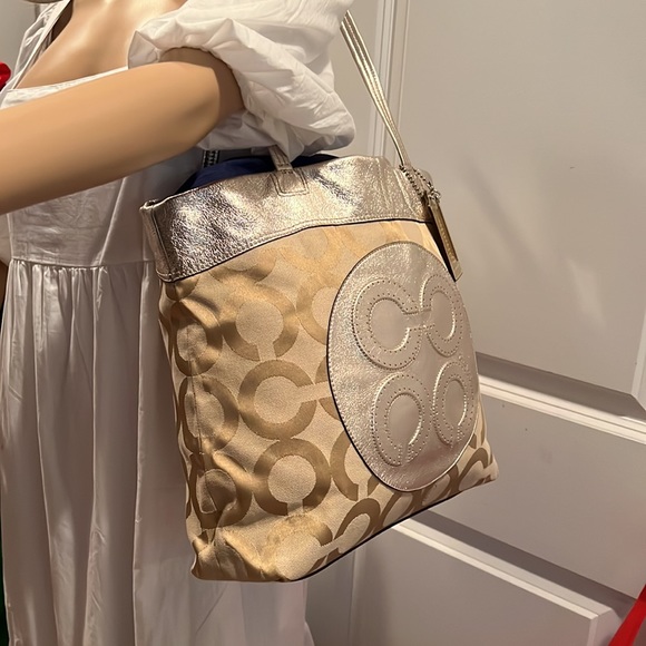 Coach Tote Metallic Gold - Picture 10 of 11